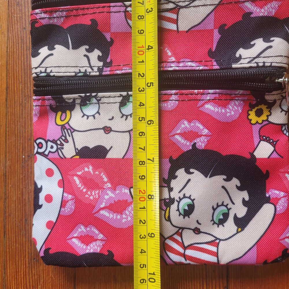 Betty Boop Crossbody Bag - Picture 4 of 9